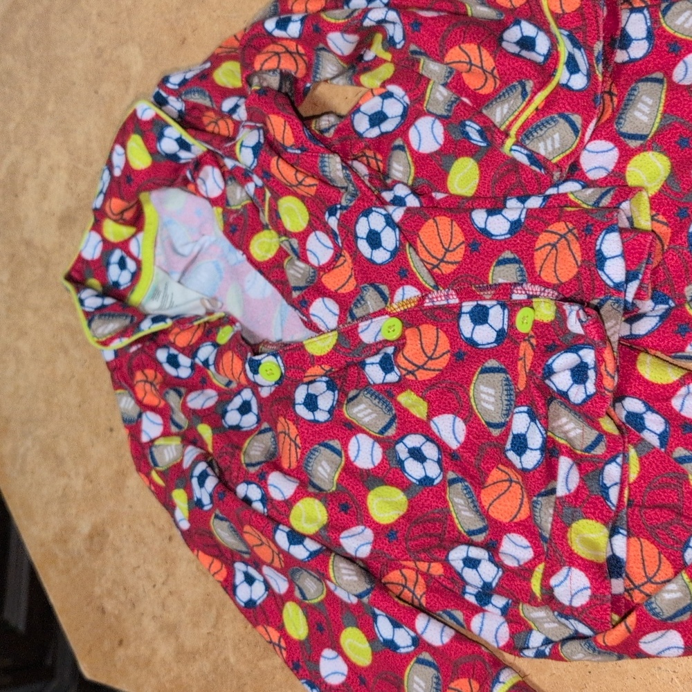 ❤️‍🔥10/$10❤️‍🔥 GUC Set Of Boys Wonderkids Colorful Sports Pajama Size 4T - Picture 2 of 4